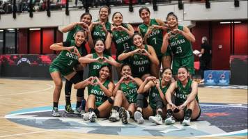 Video: La histórica y vibrante remontada de Bolivia frente a Uruguay en el Sudamericano de Básquet Femenino