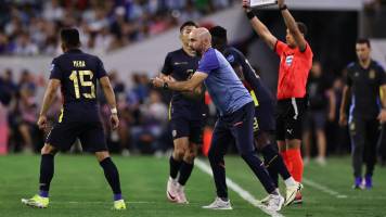 Ecuador anuncia salida del DT Félix Sánchez tras derrota ante Argentina