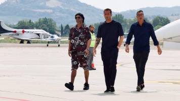 Ronaldinho aterriza en Italia para su presentación como nuevo jugador del Ravenna