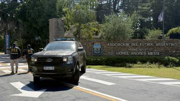 Allanan sedes de la Asociación de Fútbol Argentina en investigación por evasión fiscal