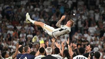 Emotiva despedida de Tony Kroos, ante un Bernabéu repleto de aplausos 