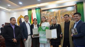 Concejo municipal entrega a la familia de Xabier Azkargorta un reconocimiento póstumo