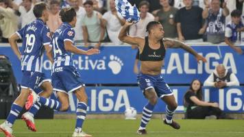 Alavés gana 3 - 0 al Getafe en el partido de apertura de LaLiga de España