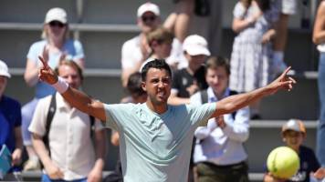 El tenista boliviano Hugo Dellien se despide de Roland Garros tras caer ante Valentin Royer