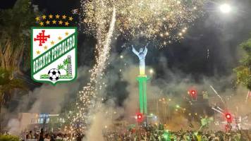 Oriente Petrolero celebra un aniversario arropado por su hinchada y apunta a Blooming