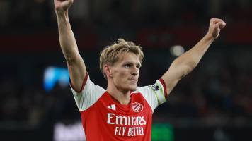 El campeón Arsenal gana al ascendido Coventry en inicio de la Premier League
