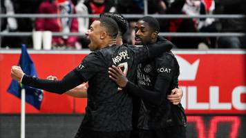 Mbappé hace líder al PSG con un triplete en Reims