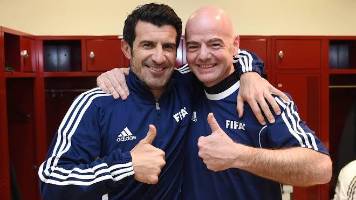 Figo pide renuncia de Infantino: “Es el comportamiento más bajo y cobarde que he visto”