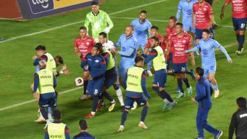 La final terminó con bochorno y seis expulsados tras agresión de Giménez a Bentaberry