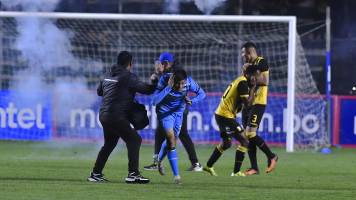 The Strongest jugará sin público seis partidos y debe pagar una multa por bengalas lanzadas en el partido contra Blooming