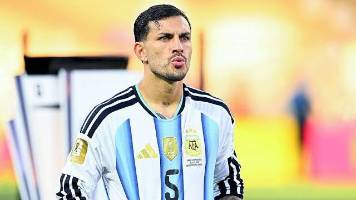 Paredes pone en duda su continuidad en Argentina: “Va a ser difícil que siga”