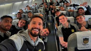 Peñarol llegó con anticipación a La Paz en busca de sellar su pase ante el Tigre