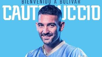Martín Cauteruccio sella su llegada a Bolívar y Claure lo presenta como “rey de los hat-tricks”