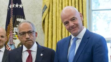 Renuncia asesor clave de Infantino en protesta por su plan de vender el Mundial