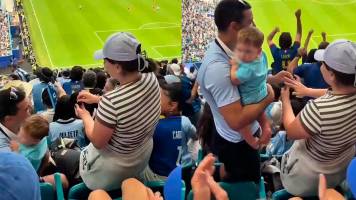 Se comprometieron en el partido de Uruguay, pero un detalle arruinó el momento 