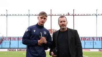 ¡Orgullo total! Relataba el partido y vivió el momento más emocionante al ver entrar a su hijo a la cancha