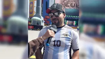 Video: La emoción de un boliviano para alentar a los latinos en el Mundial