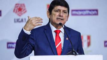 Detienen al presidente de federación de fútbol de Perú como parte de presunta red corrupta