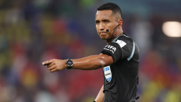 El salvadoreño Iván Barton dirigirá el partido Bolivia - Irak por el repechaje mundialista