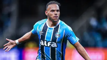 Excompañero de Messi, la carta de gol del Gremio que choca con Bolívar