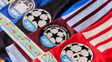 Los jugadores debutantes en la Champions lucirán un parche distintivo en su camiseta