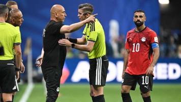 Egipto pide exclusión del árbitro francés Letexier por polémica en el partido contra Argentina