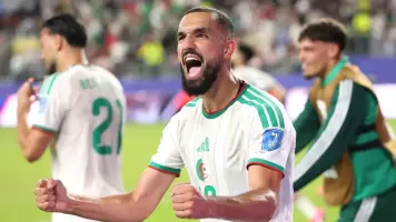 Hinchas argelinos celebran gol de Austria para no enfrentar a España