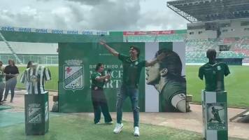 Martins es presentado oficialmente como nuevo jugador de Oriente Petrolero