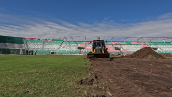 Se presupuesta $us 700.000 para el campo del Tahuichi, pero el dinero de la Conmebol aún no llegó, señala la Gobernación