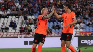 Países Bajos logra en Serbia el primer triunfo de la era Xavi