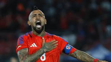 Arturo Vidal redobla la apuesta y elige al ganador de Argentina-Inglaterra