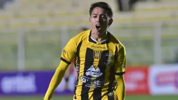The Strongest vence 4-3 a FC Universitario con gol decisivo de Kevin Salvatierra
