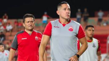 DT de Guabirá llega a la Felcc tras denunciar amenazas a familiar de jugador