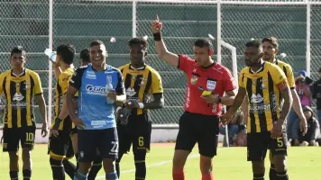 Blooming busca habilitar a Julio Vila mientras demanda a los árbitros Vargas y Campos