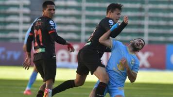 Minuto a minuto: Bolívar Vs Universitario de Vinto (0-0)