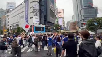 Entre la euforia y respeto, así celebraron los japoneses el debut de su selección en el Mundial 