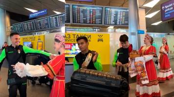 ¡Con música y baile! La Verde llega a Rusia, su próximo rival con miras al repechaje mundialista