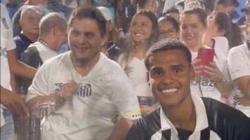 Así celebró Enzo Monteiro con su familia tras marcar un golazo con el Santos