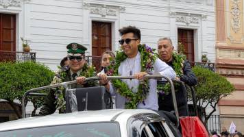 Sucre recibe como héroe al bicampeón mundial Conrrado Moscoso