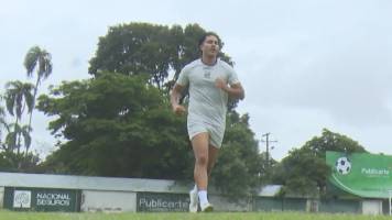 Martins muestra su físico y destaca que se está preparando para su debut con Oriente