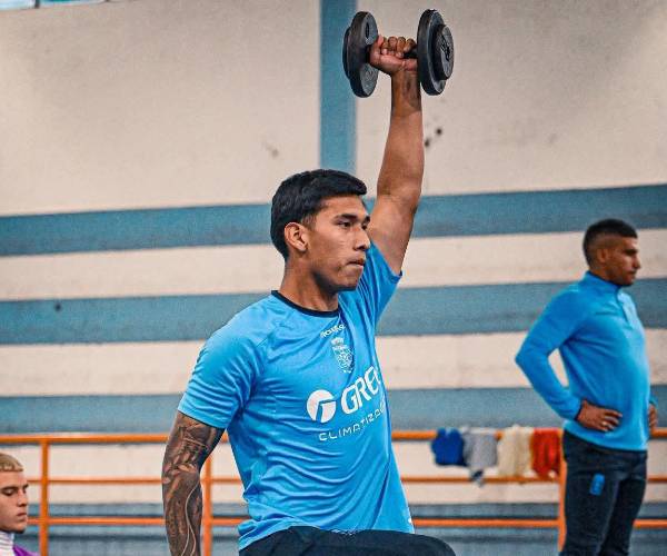 “Fui un irresponsable”: El descargo de Jeyson Chura tras salir de Blooming