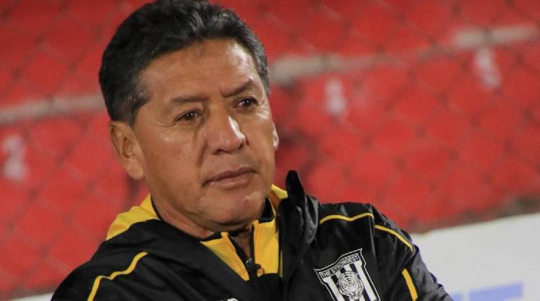 Sixto Vizuete, entrenador ecuatoriano que dirigió a The Strongest.