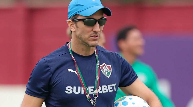 Luis Zubeldía, entrenador argentino que dejó el banquillo de Fluminense.