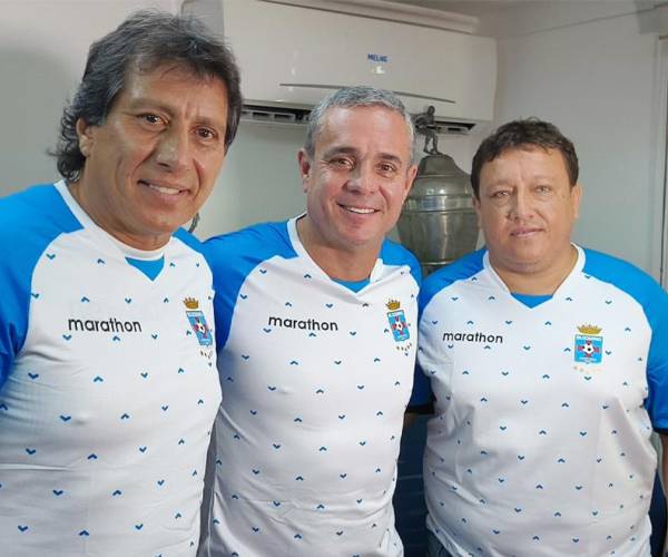 Álvaro Peña fue presentado como DT de Blooming: “A esta camiseta la defiendo a muerte”