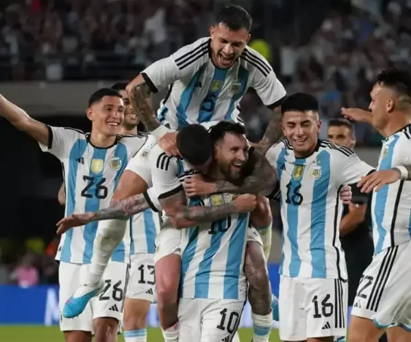 ¿Argentina será el primer sudamericano en debutar con victoria?, esto dice la IA