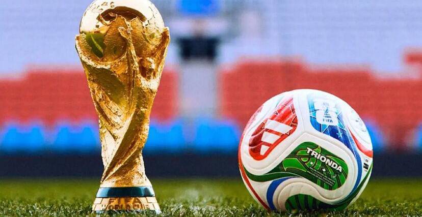 El trofeo y balón de la Copa del Mundo 2026.