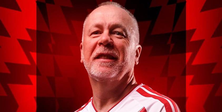 El técnico brasileño fue presentado como nuevo seleccionador de Perú.