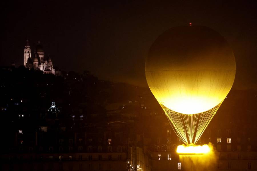 Espectáculo en el cielo parisino