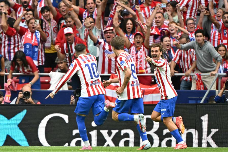 El Atlético de Madrid celebra ante su público