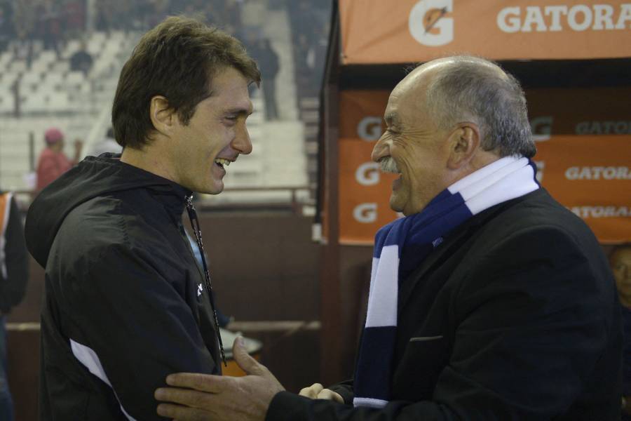 Xabier Azkargorta con Guillermo Barros Schelotto